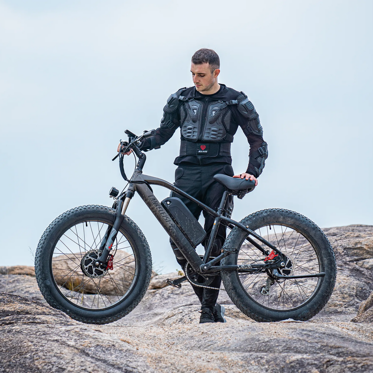 LANKELEISI MG740PLUS eBike featuring a sleek frame, black finish, and ergonomic design for urban commuting and outdoor riding.